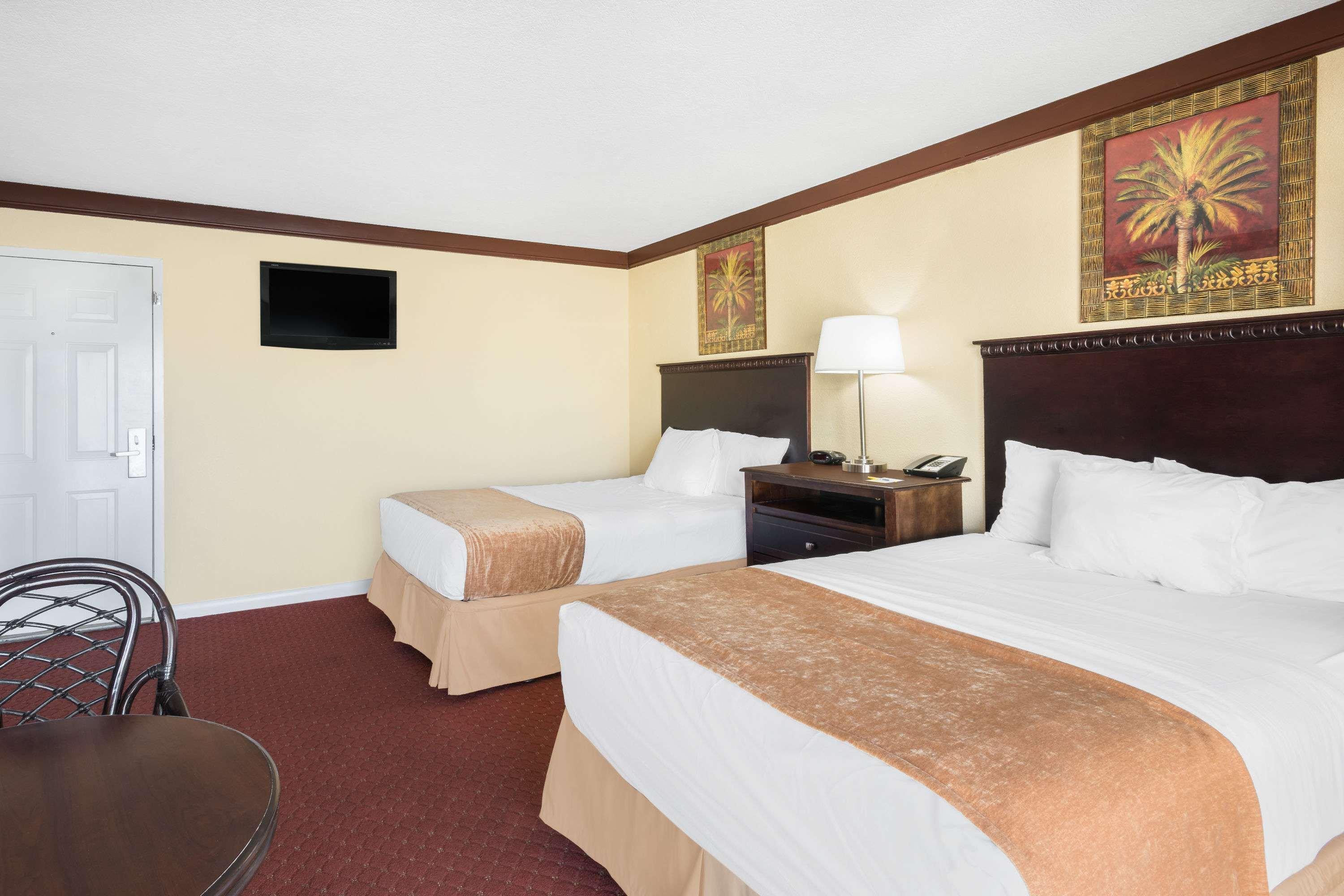 Days By Wyndham Oceanfront Hotel Ocean City
