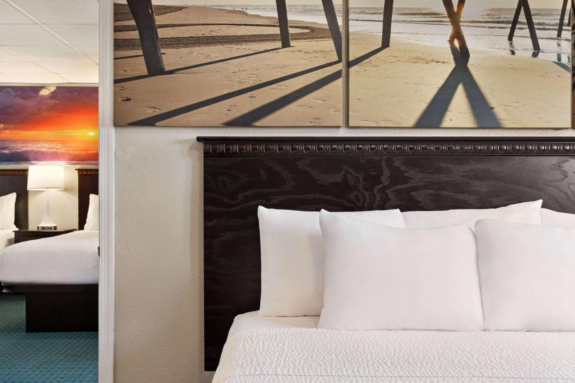 Hotel Days By Wyndham Oceanfront 3*