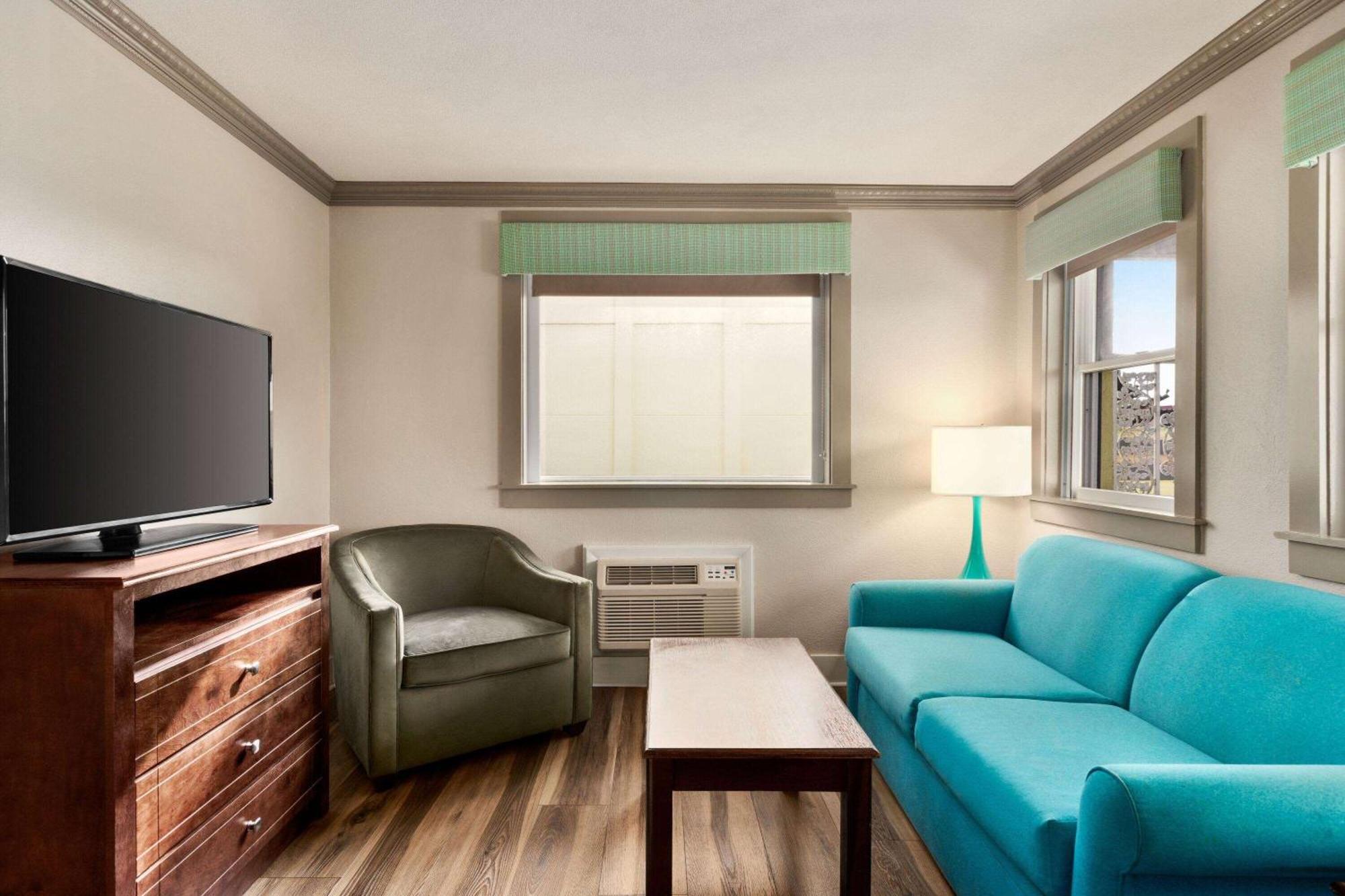 Hotel Days By Wyndham Oceanfront