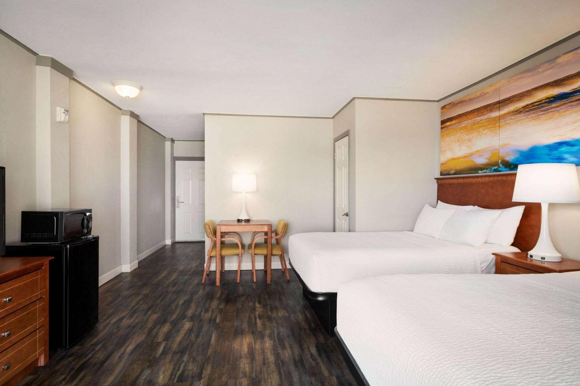 Days By Wyndham Oceanfront 3*