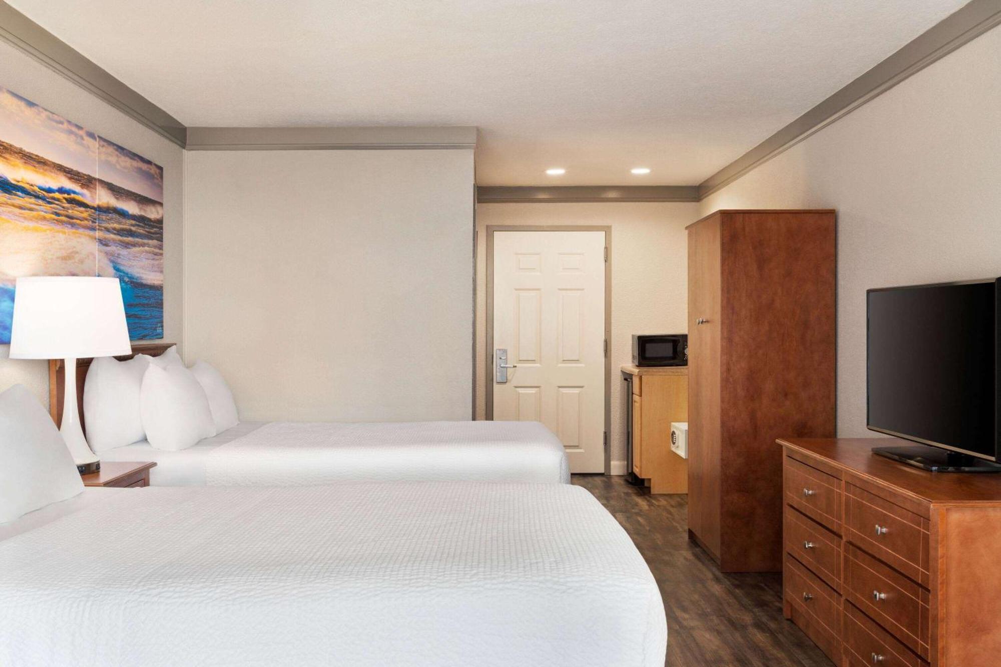 Hotel Days By Wyndham Oceanfront Ocean City