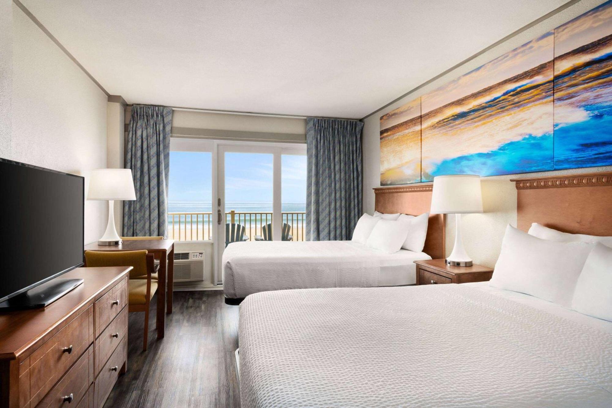 Days By Wyndham Oceanfront Hotel 3*