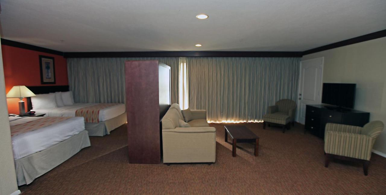Hotel Days By Wyndham Oceanfront 3*